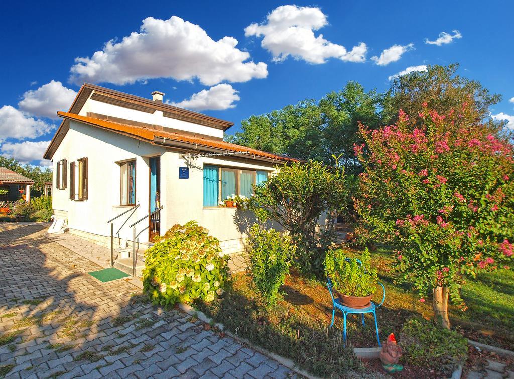 House Silvana 1461 พูลา ภายนอก รูปภาพ