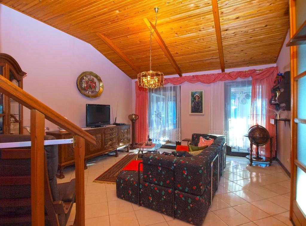 House Silvana 1461 พูลา ภายนอก รูปภาพ