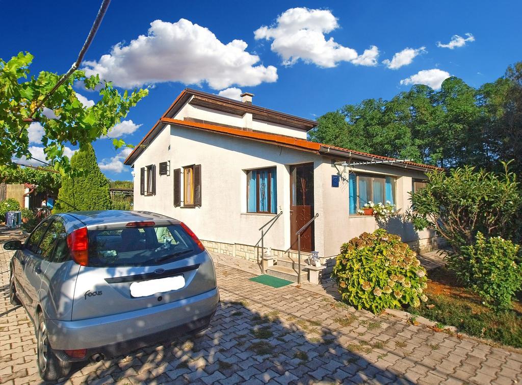 House Silvana 1461 พูลา ภายนอก รูปภาพ