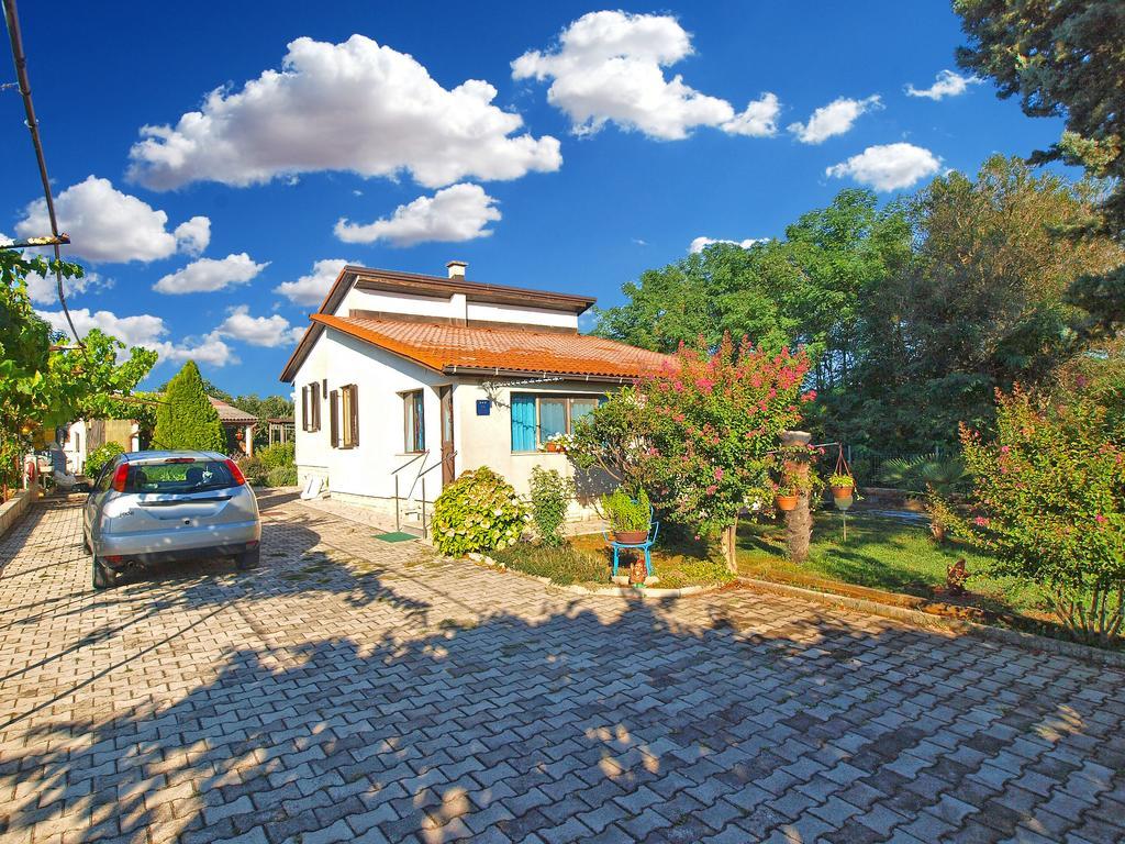 House Silvana 1461 พูลา ภายนอก รูปภาพ